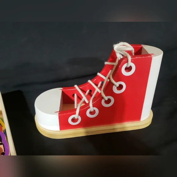 Melissa & Doug Lacing Playset - Picture 2 of 5